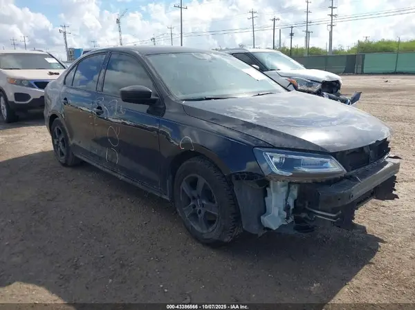 3VW267AJ8GM385920 2016 VOLKSWAGEN JETTA - Image 1