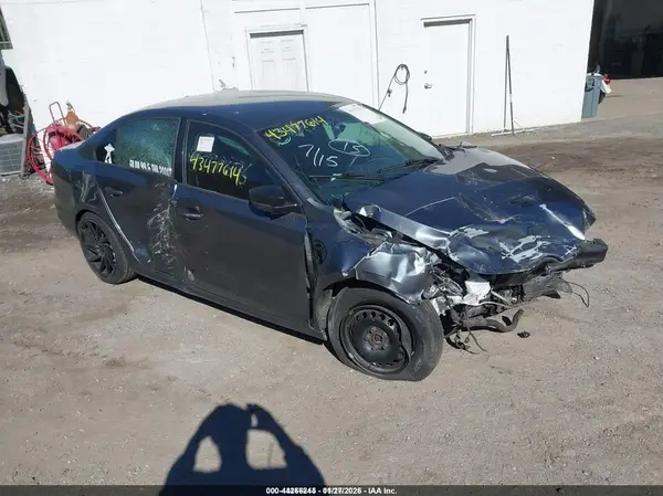3VW267AJ8GM388820 2016 VOLKSWAGEN JETTA - Image 1