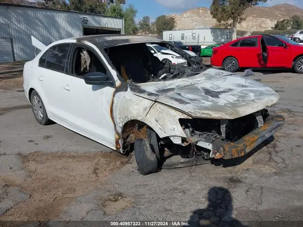 3VW267AJ9GM326875 2016 VOLKSWAGEN JETTA - Image 1