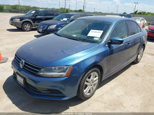 3VW2B7AJ0HM203298 2017 VOLKSWAGEN JETTA - Image 2