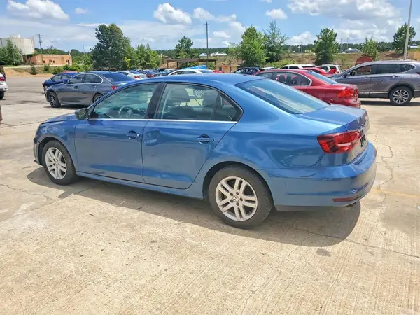 3VW2B7AJ0HM224491 2017 VOLKSWAGEN JETTA - Image 2