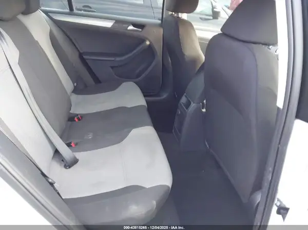 3VW2B7AJ0HM231232 2017 VOLKSWAGEN JETTA - Image 8