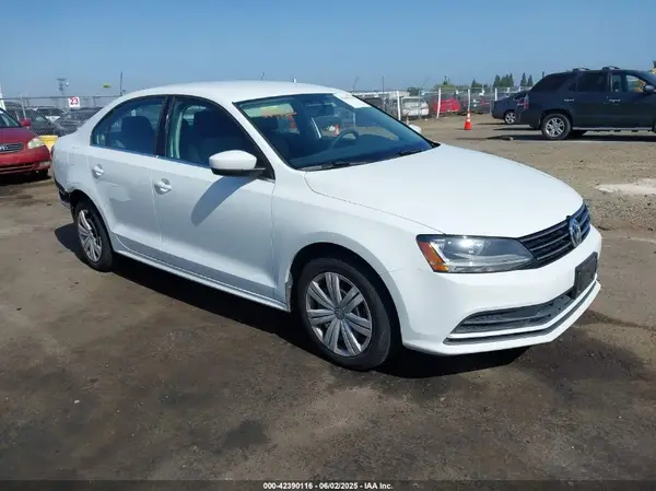 3VW2B7AJ0HM233613 2017 VOLKSWAGEN JETTA - Image 1