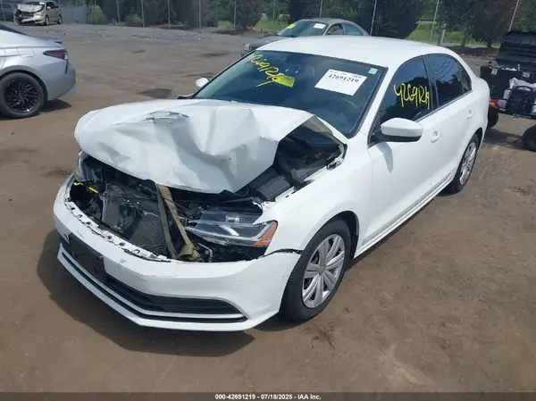 3VW2B7AJ0HM235698 2017 VOLKSWAGEN JETTA - Image 2