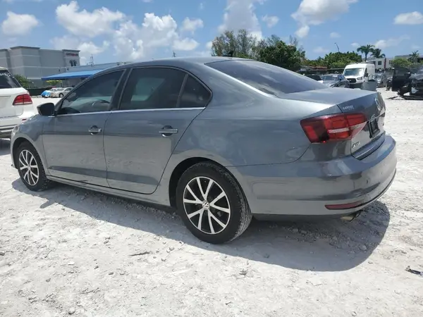 3VW2B7AJ0HM243798 2017 VOLKSWAGEN JETTA - Image 2