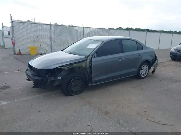 3VW2B7AJ0HM260942 2017 VOLKSWAGEN JETTA - Image 2