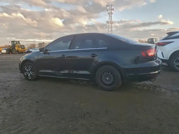 3VW2B7AJ0HM268877 2017 VOLKSWAGEN JETTA - Image 2