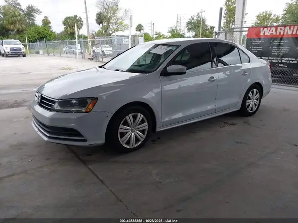 3VW2B7AJ0HM279717 2017 VOLKSWAGEN JETTA - Image 2