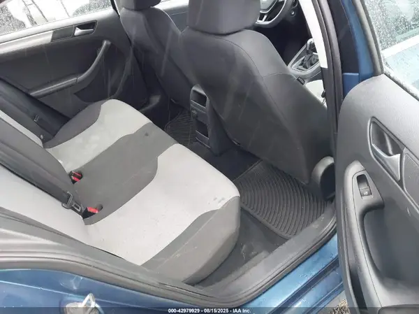 3VW2B7AJ0HM279829 2017 VOLKSWAGEN JETTA - Image 8