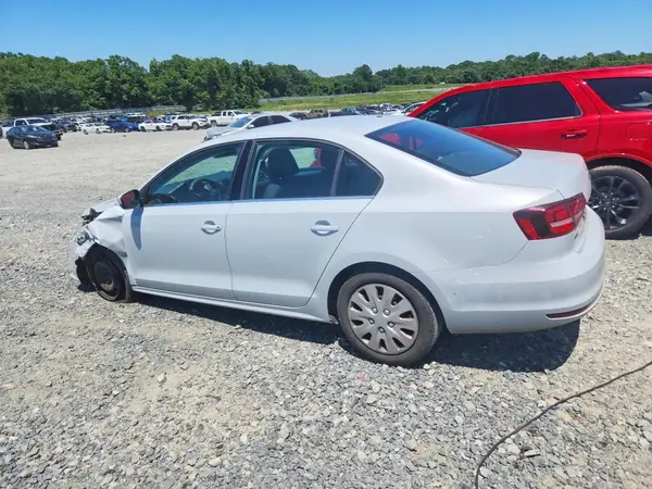 3VW2B7AJ0HM279944 2017 VOLKSWAGEN JETTA - Image 2