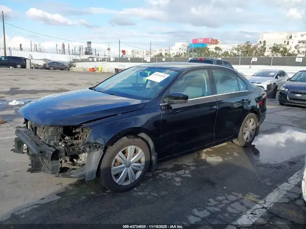 3VW2B7AJ0HM282228 2017 VOLKSWAGEN JETTA - Image 2