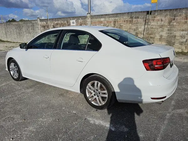3VW2B7AJ0HM290121 2017 VOLKSWAGEN JETTA - Image 2
