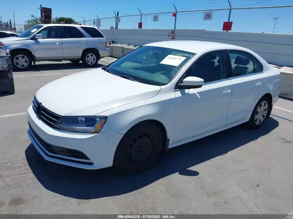 3VW2B7AJ0HM295254 2017 VOLKSWAGEN JETTA - Image 2