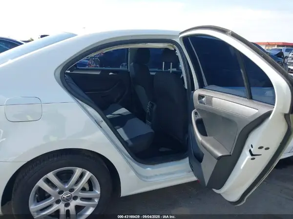 3VW2B7AJ0HM295352 2017 VOLKSWAGEN JETTA - Image 8