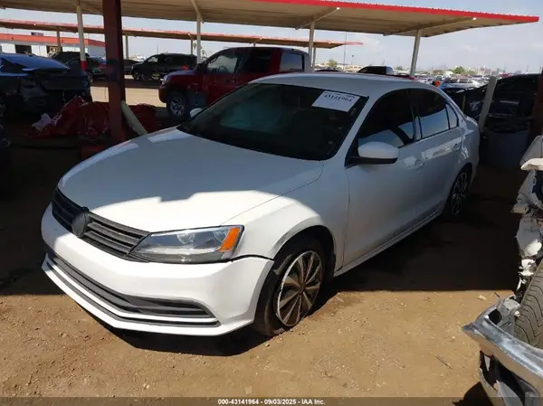 3VW2B7AJ0HM300579 2017 VOLKSWAGEN JETTA - Image 2