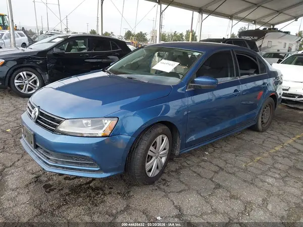 3VW2B7AJ0HM302140 2017 VOLKSWAGEN JETTA - Image 2
