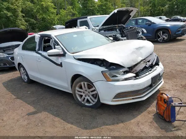 3VW2B7AJ0HM303417 2017 VOLKSWAGEN JETTA - Image 1