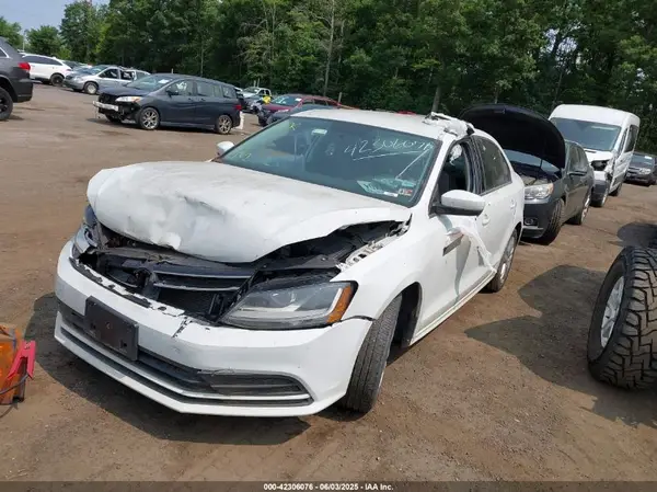 3VW2B7AJ0HM303417 2017 VOLKSWAGEN JETTA - Image 2