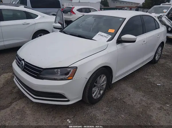 3VW2B7AJ0HM306348 2017 VOLKSWAGEN JETTA - Image 2