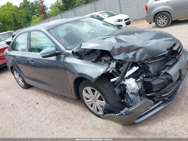 3VW2B7AJ0HM311372 2017 VOLKSWAGEN JETTA - Image 1