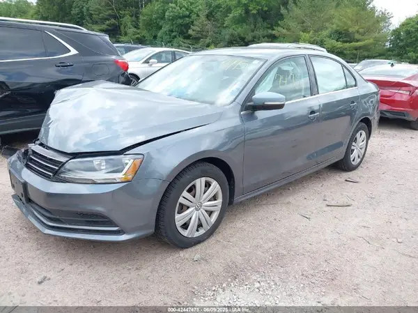 3VW2B7AJ0HM311372 2017 VOLKSWAGEN JETTA - Image 2