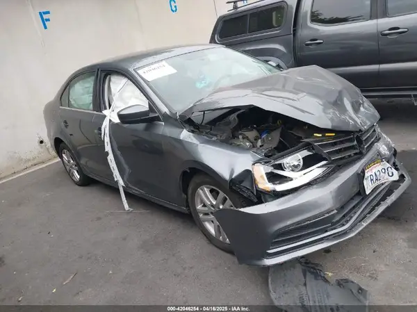 3VW2B7AJ0HM325062 2017 VOLKSWAGEN JETTA - Image 1