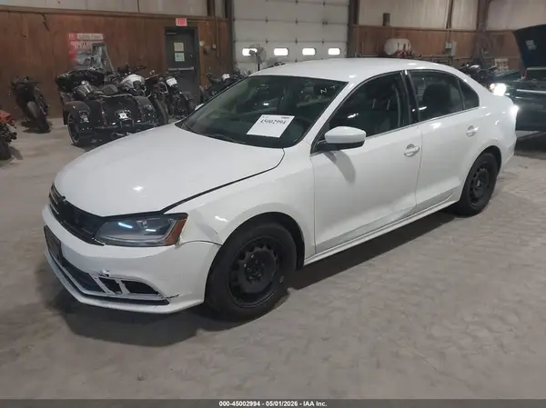 3VW2B7AJ0HM326003 2017 VOLKSWAGEN JETTA - Image 2