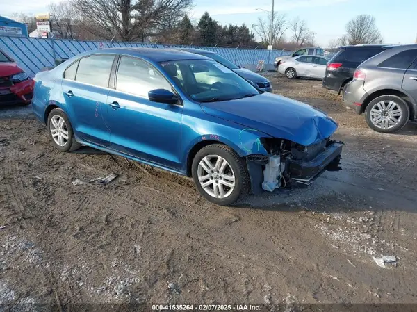 3VW2B7AJ0HM327216 2017 VOLKSWAGEN JETTA - Image 1