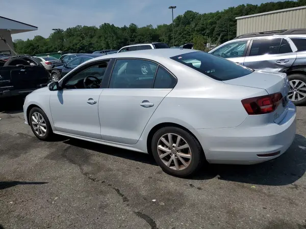 3VW2B7AJ0HM329466 2017 VOLKSWAGEN JETTA - Image 2