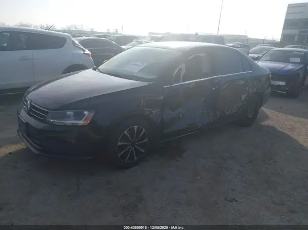3VW2B7AJ0HM332111 2017 VOLKSWAGEN JETTA - Image 2