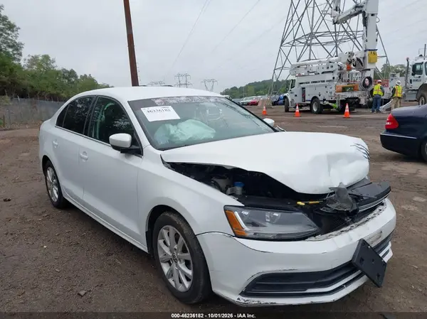 3VW2B7AJ0HM334392 2017 VOLKSWAGEN JETTA - Image 1