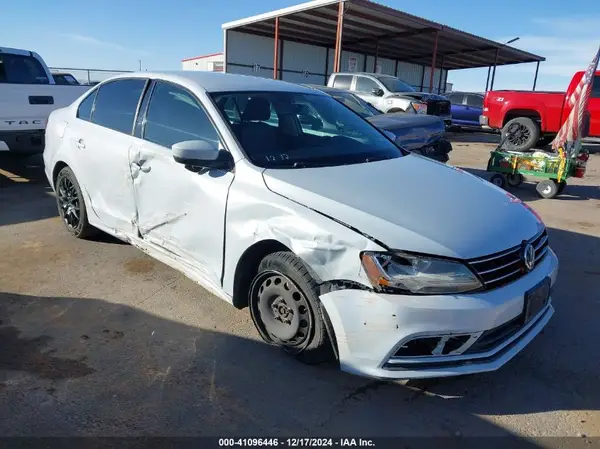 3VW2B7AJ0HM339043 2017 VOLKSWAGEN JETTA - Image 1