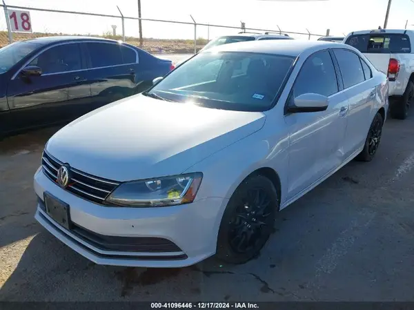 3VW2B7AJ0HM339043 2017 VOLKSWAGEN JETTA - Image 2