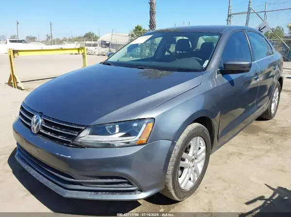 3VW2B7AJ0HM352245 2017 VOLKSWAGEN JETTA - Image 2