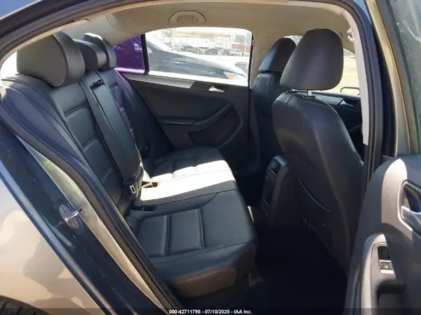 3VW2B7AJ0HM352245 2017 VOLKSWAGEN JETTA - Image 8