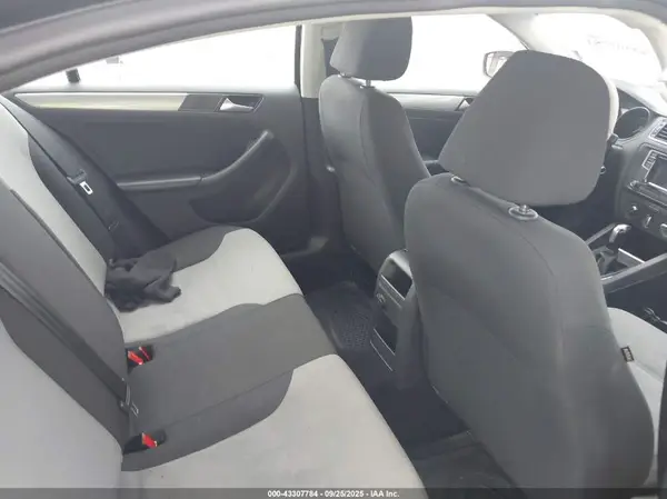 3VW2B7AJ0HM369336 2017 VOLKSWAGEN JETTA - Image 8