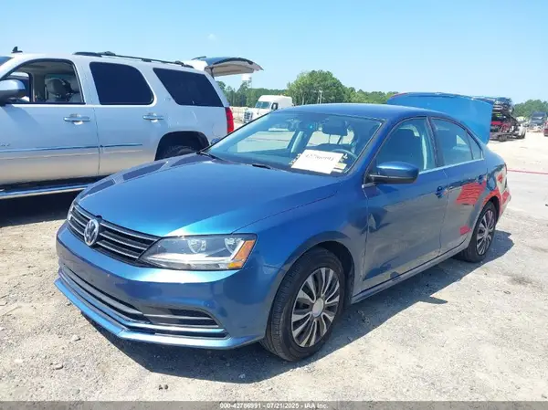 3VW2B7AJ0HM370440 2017 VOLKSWAGEN JETTA - Image 2