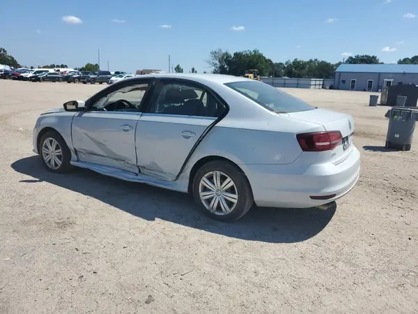 3VW2B7AJ0HM370969 2017 VOLKSWAGEN JETTA - Image 2
