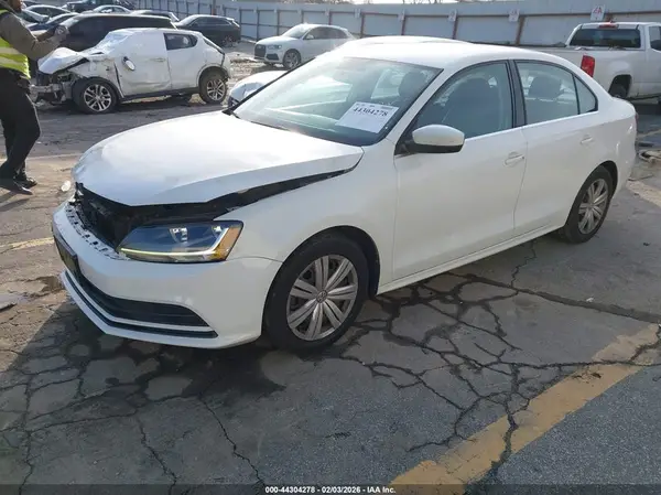 3VW2B7AJ0HM386492 2017 VOLKSWAGEN JETTA - Image 2