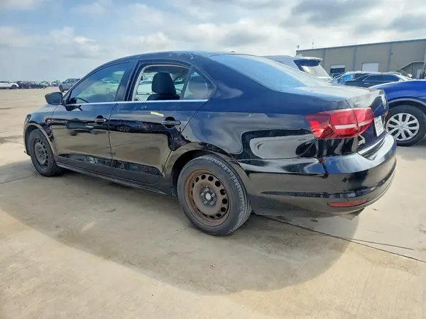 3VW2B7AJ0HM388582 2017 VOLKSWAGEN JETTA - Image 2