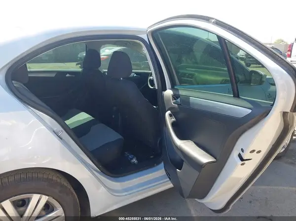 3VW2B7AJ0HM389957 2017 VOLKSWAGEN JETTA - Image 8