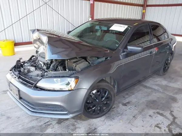 3VW2B7AJ0HM392499 2017 VOLKSWAGEN JETTA - Image 2