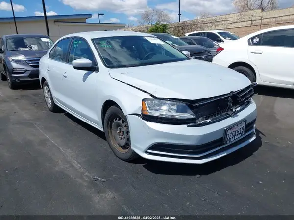 3VW2B7AJ0HM393751 2017 VOLKSWAGEN JETTA - Image 1