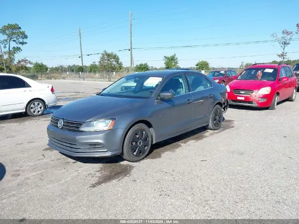 3VW2B7AJ0HM395015 2017 VOLKSWAGEN JETTA - Image 2