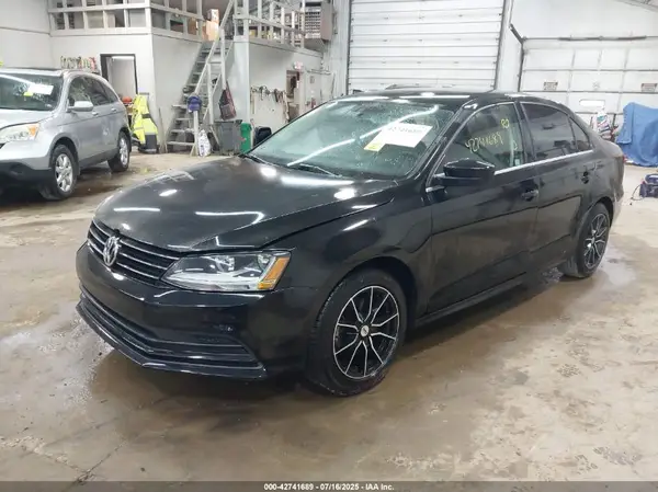 3VW2B7AJ0HM399159 2017 VOLKSWAGEN JETTA - Image 2