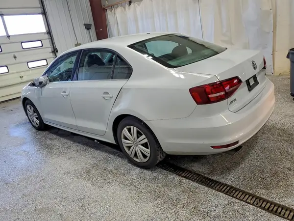 3VW2B7AJ0HM405509 2017 VOLKSWAGEN JETTA - Image 2