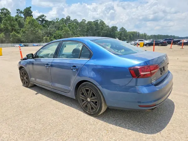3VW2B7AJ0HM410922 2017 VOLKSWAGEN JETTA - Image 2