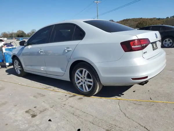 3VW2B7AJ0JM204215 2018 VOLKSWAGEN JETTA - Image 2