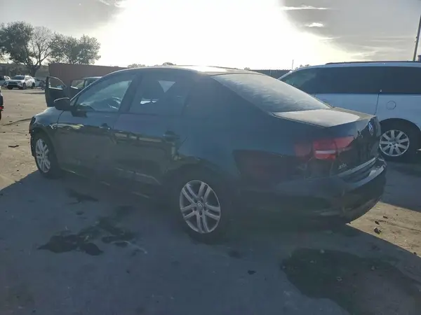 3VW2B7AJ0JM212654 2018 VOLKSWAGEN JETTA - Image 2