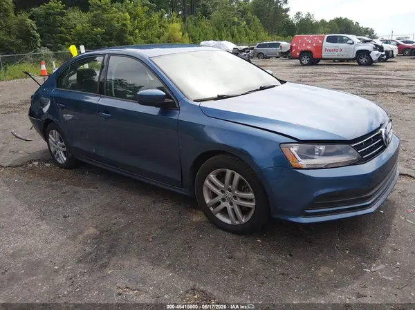 3VW2B7AJ0JM214212 2018 VOLKSWAGEN JETTA - Image 1